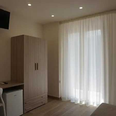 Azzisa Holidays アパート パレルモ