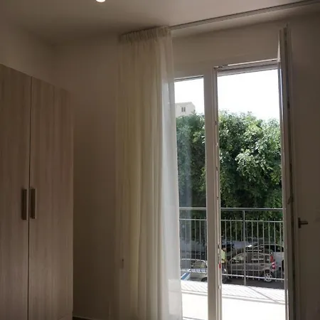 Azzisa Holidays アパート